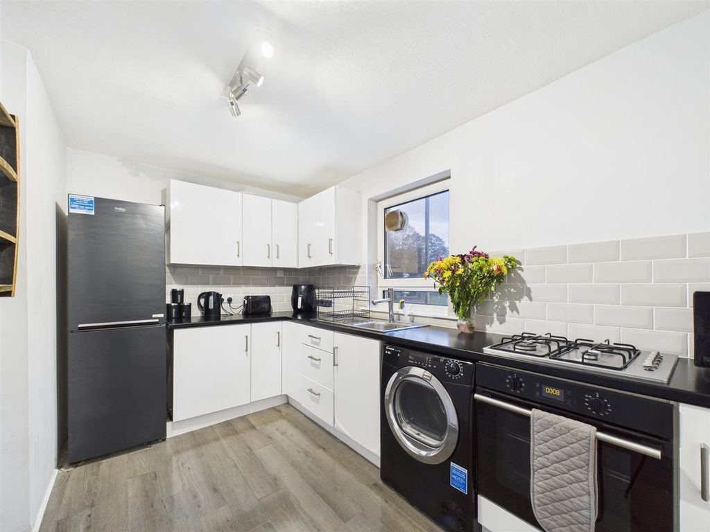 Property photo 3 of 14 Cam01486G0-Pr0904-Still008.Jpg