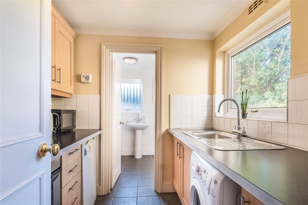 Property photo 2 of 8 Kitchen