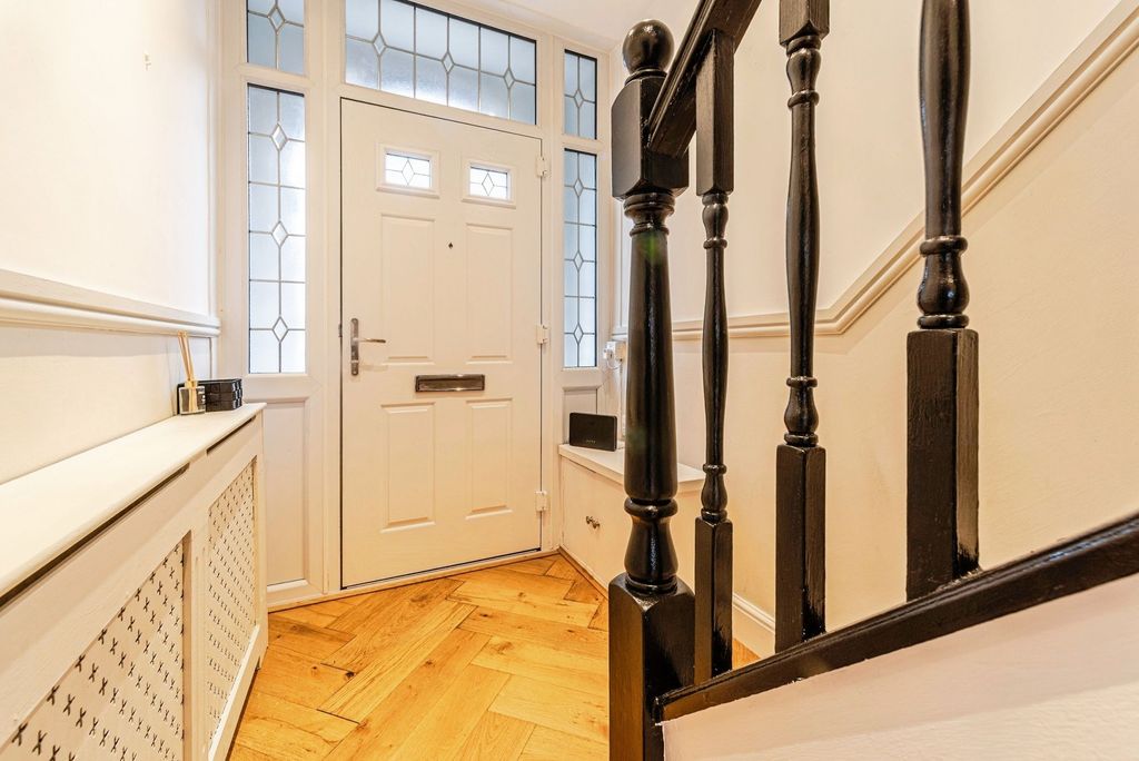 Property photo 2 of 23