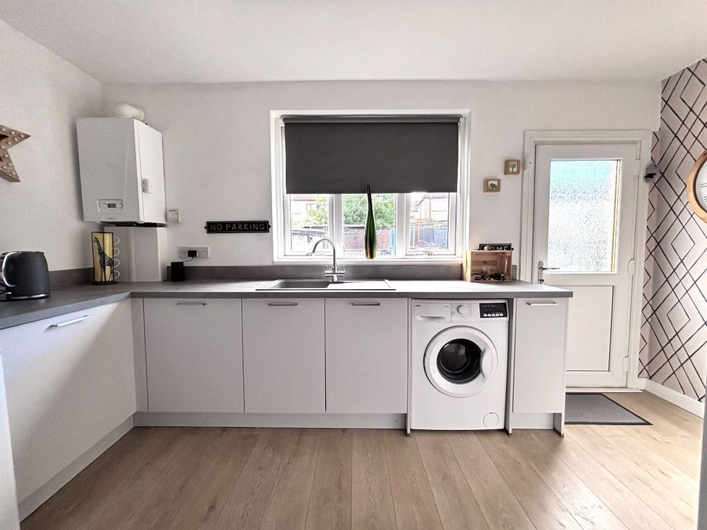 Property photo 3 of 28