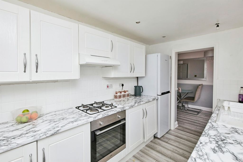 Property photo 3 of 12 Dining Room