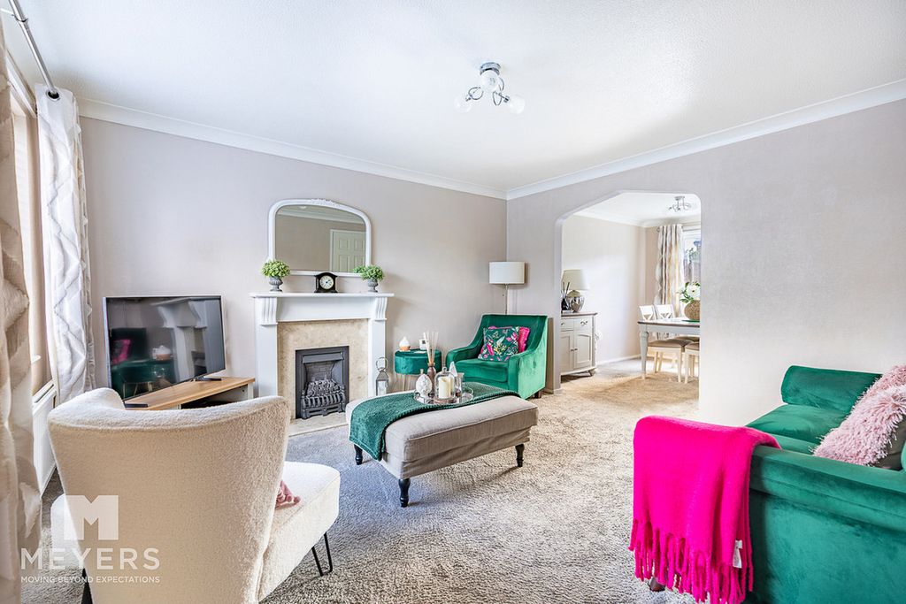 Property photo 2 of 13