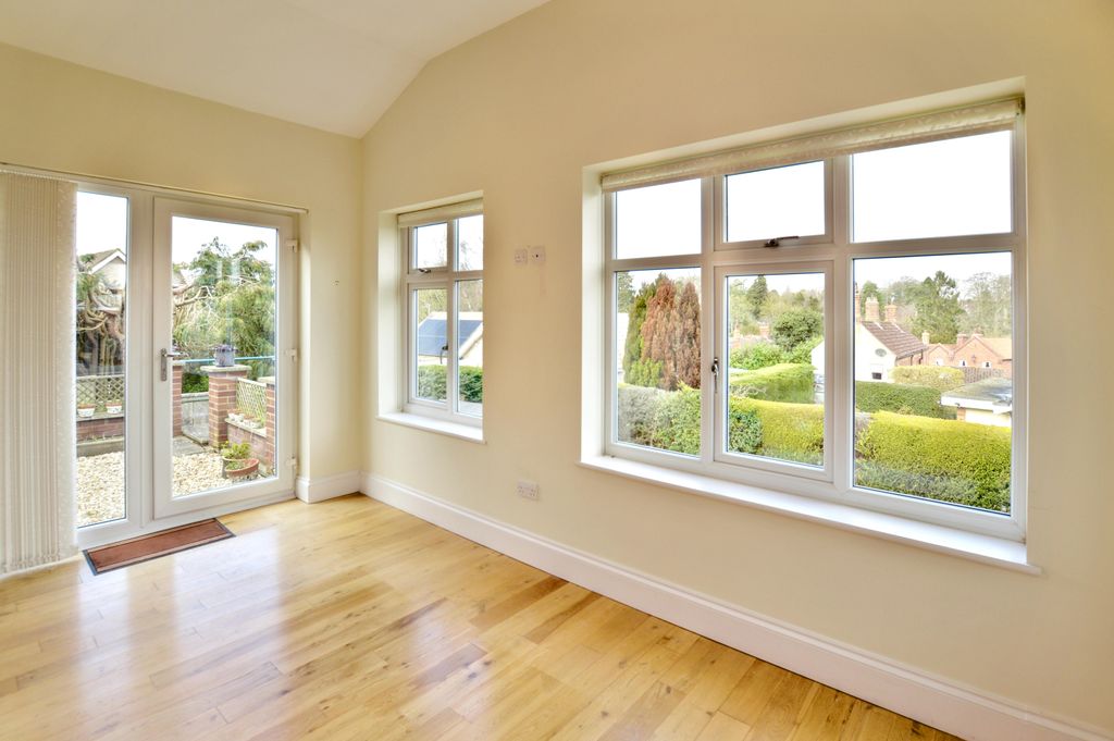 Property photo 3 of 27