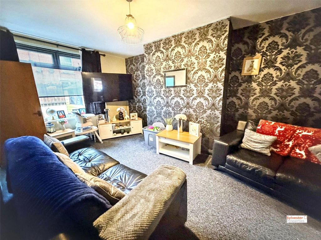 Property photo 2 of 14 Picture No. 16