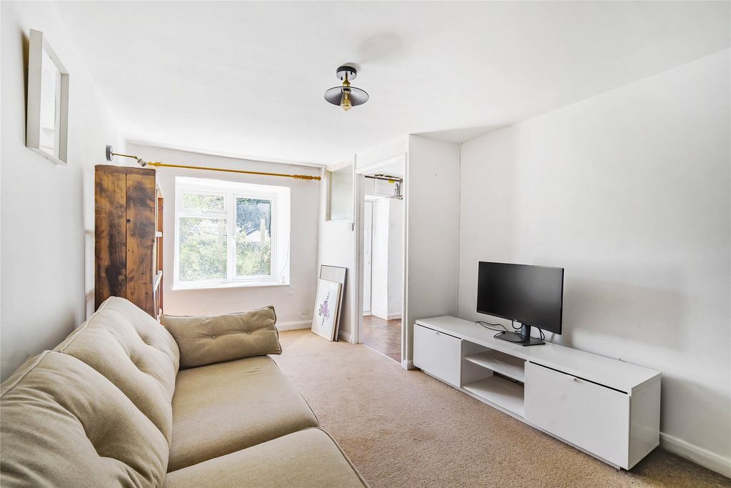 Property photo 3 of 18 3 - Picture No. 03