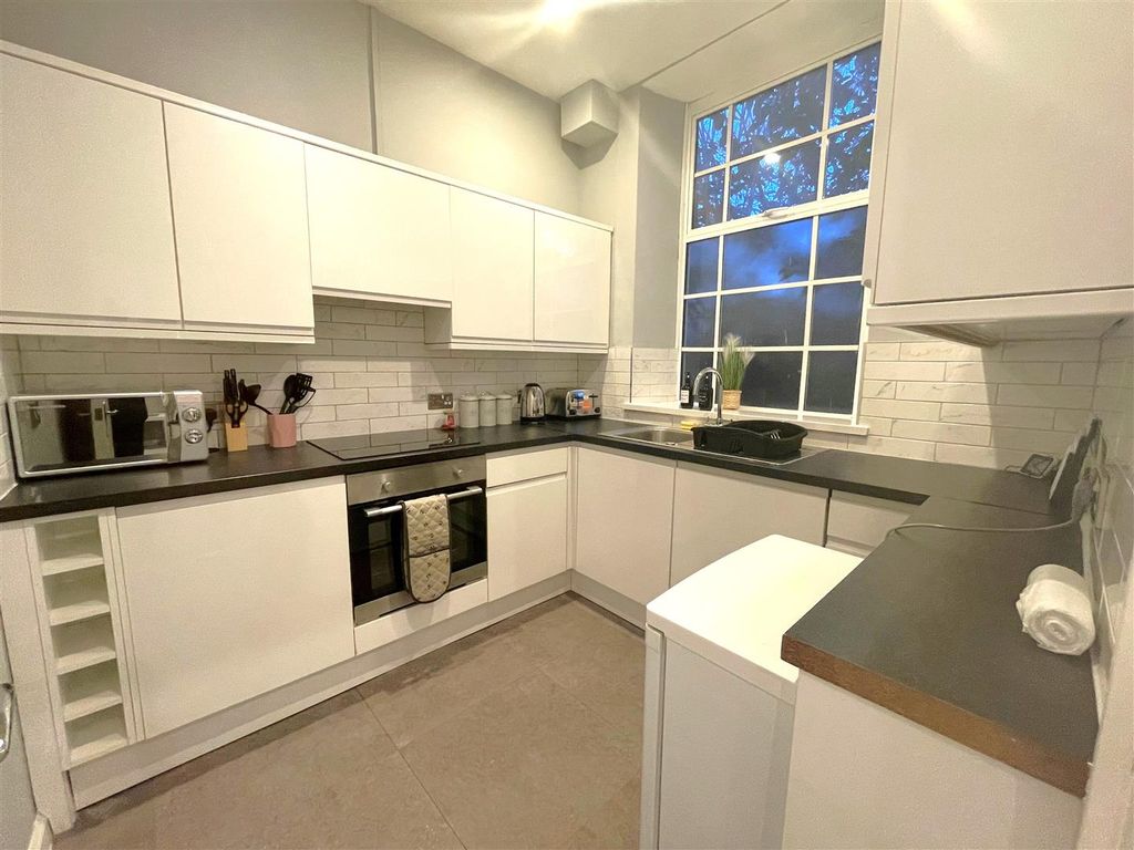Property photo 2 of 4 Kitchen.Jpg