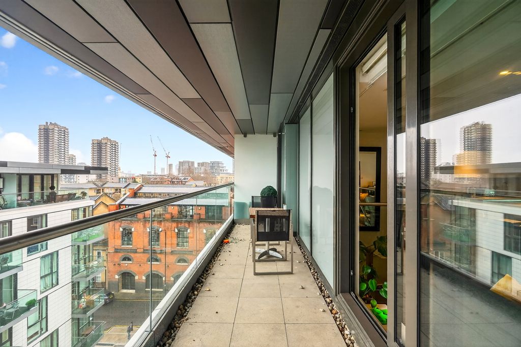 Property photo 3 of 14 Balcony