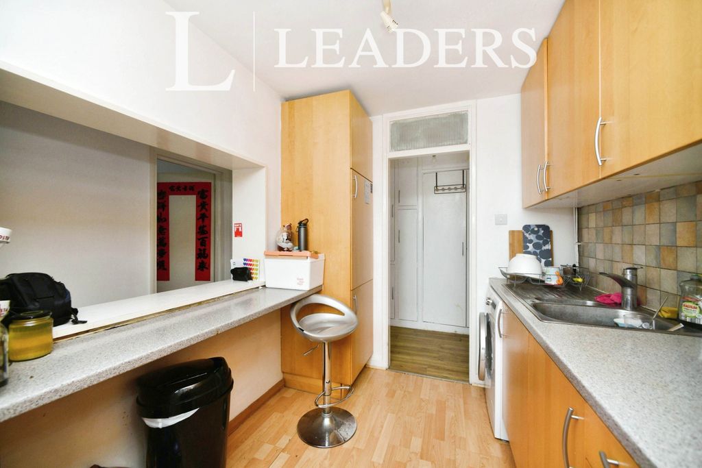 Property photo 2 of 10 Kitchen