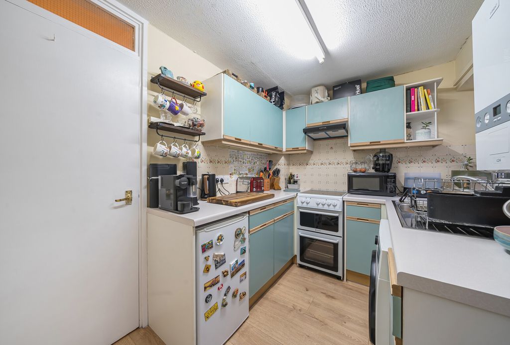 Property photo 3 of 8 1400330-17-69690F...