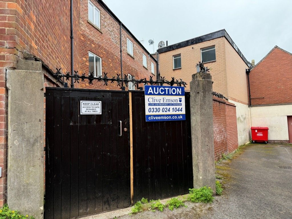 Property photo 2 of 13 Gated Entrance To The Yard On Access From Market Place To Church Street