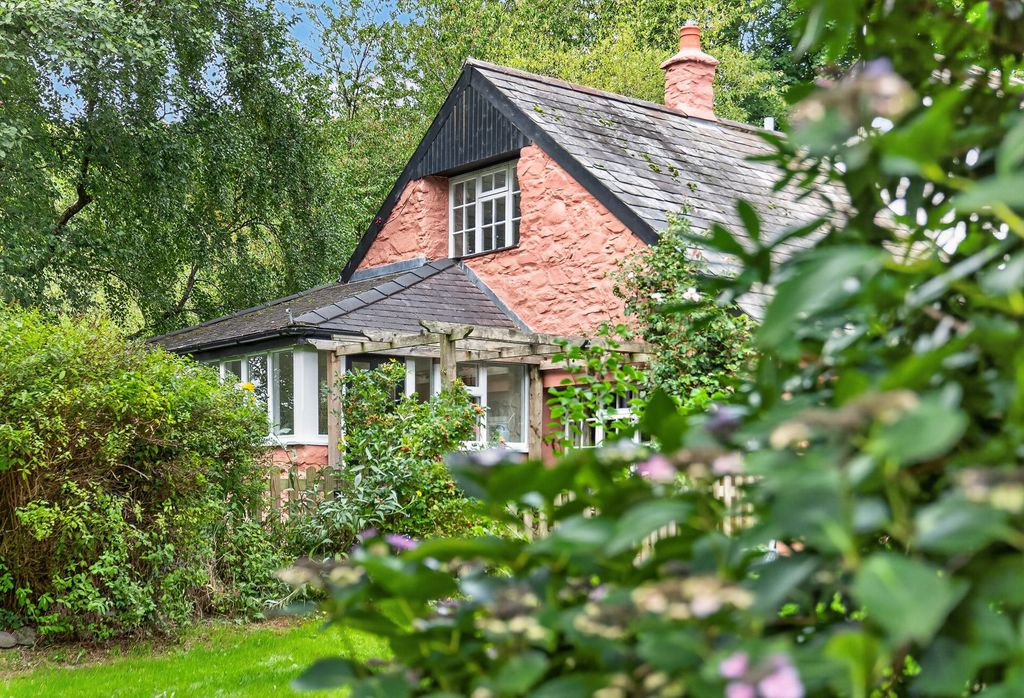 Property photo 2 of 87