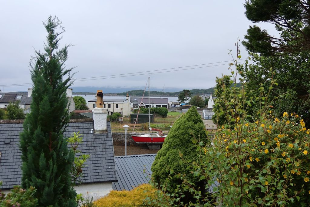 Property photo 2 of 59