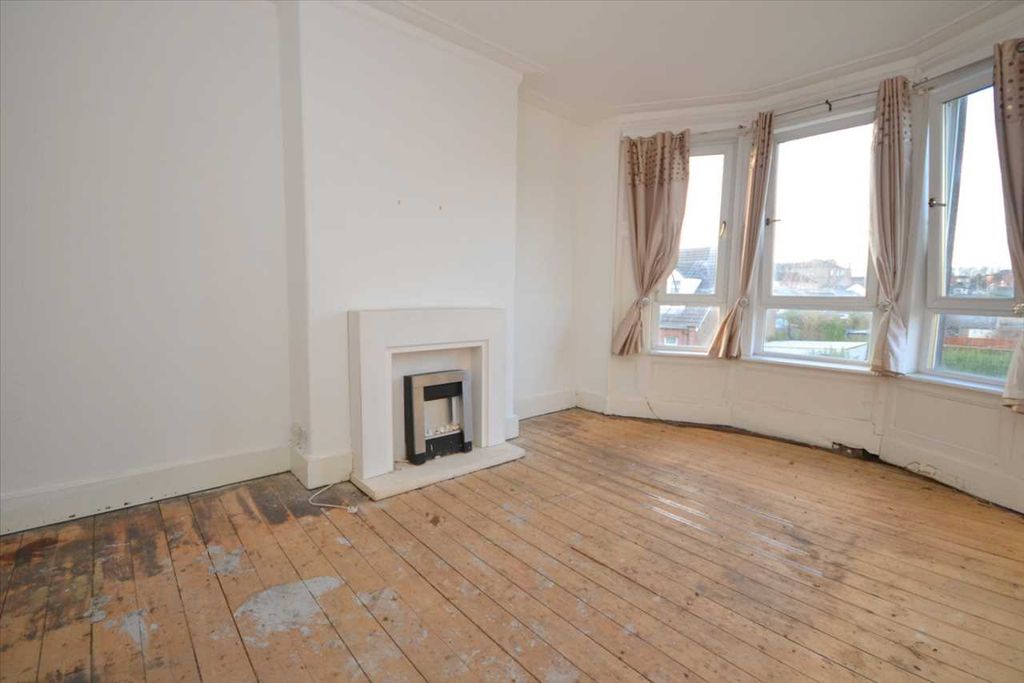 Property photo 2 of 10 Lounge