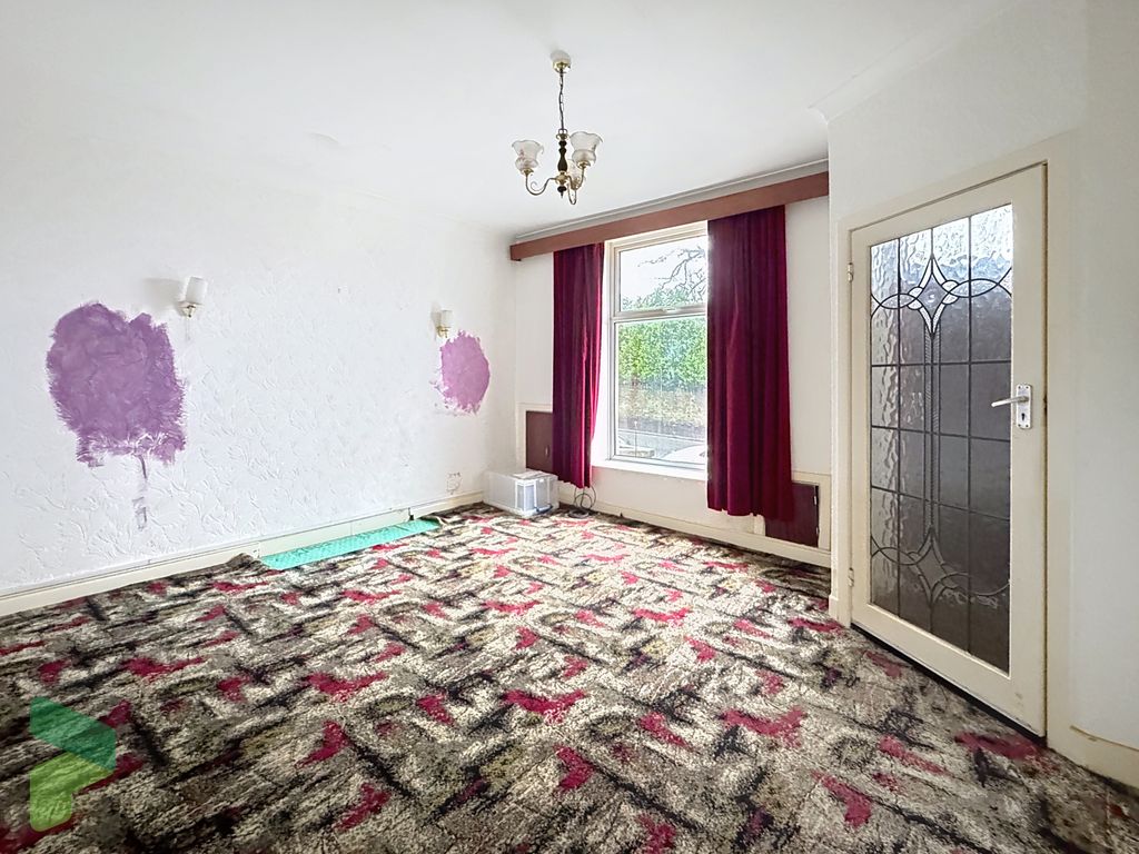 Property photo 3 of 17 Sitting Room