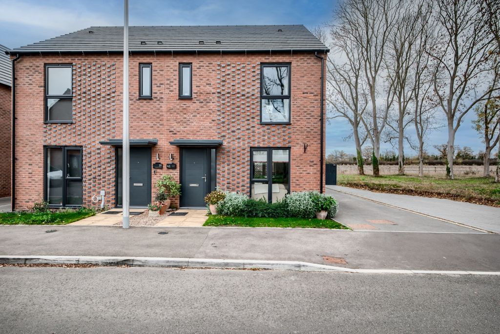 Property photo 1 of 17 Xh2A0800-Hdr(3)-Edit