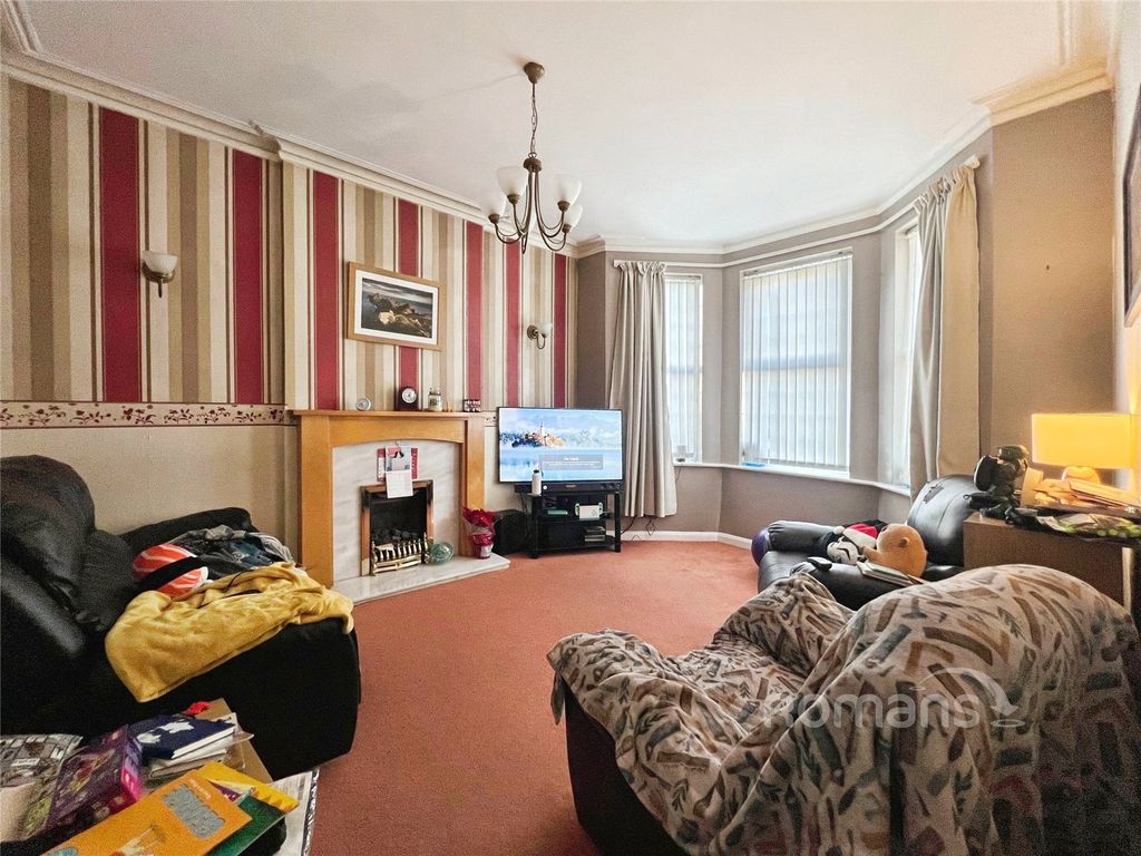 Property photo 3 of 18 Picture No. 05