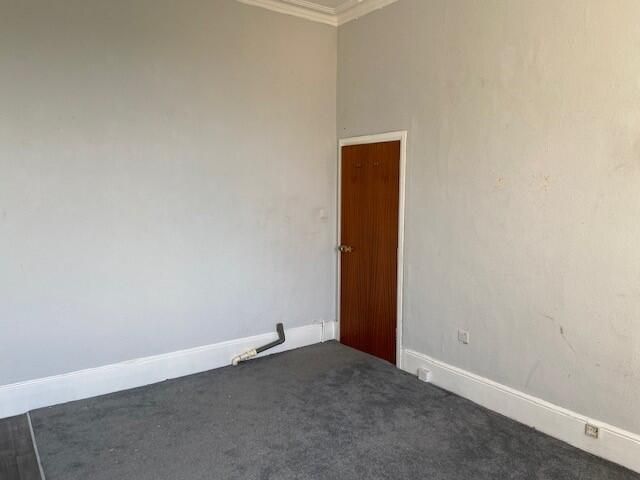 Property photo 2 of 4 Bedroom