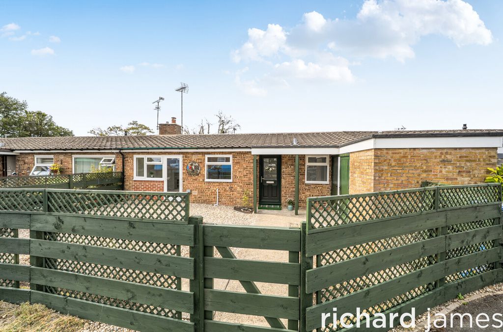 Property photo 1 of 14 d5712B209dc7405897209c86Fbdc0352