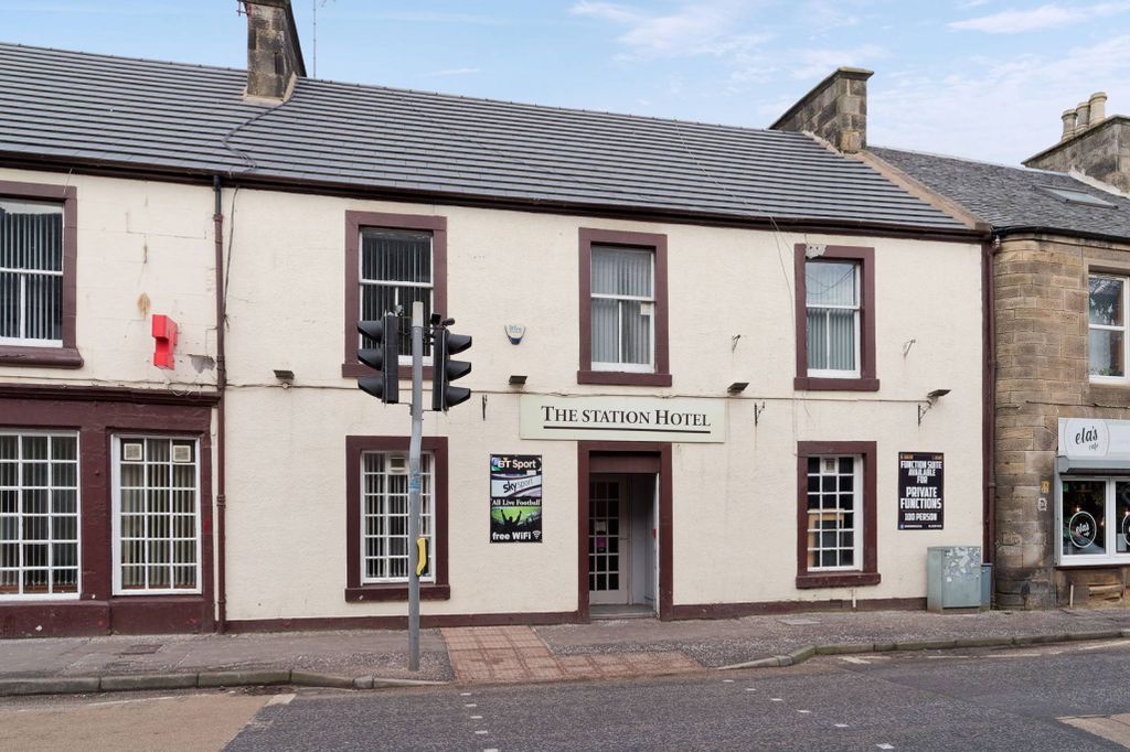 Property photo 1 of 30