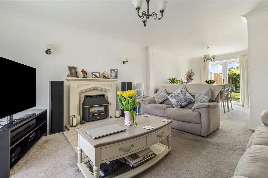 Property photo 2 of 22 75 Muirfield Road-002.Jpg