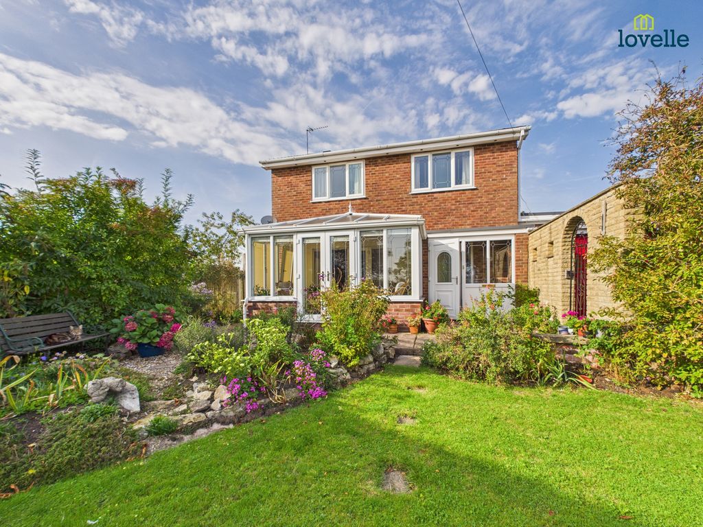 Property photo 1 of 32