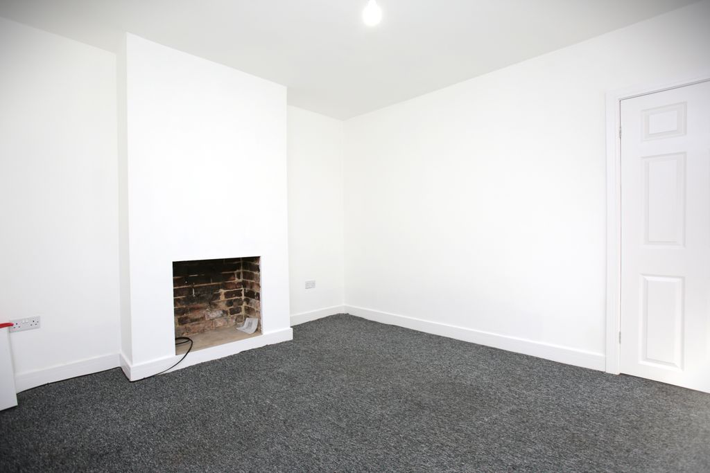 Property photo 2 of 14 593A4421
