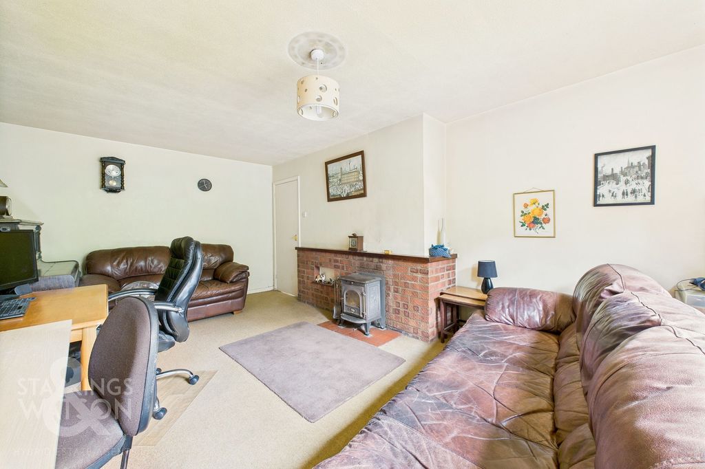 Property photo 3 of 17