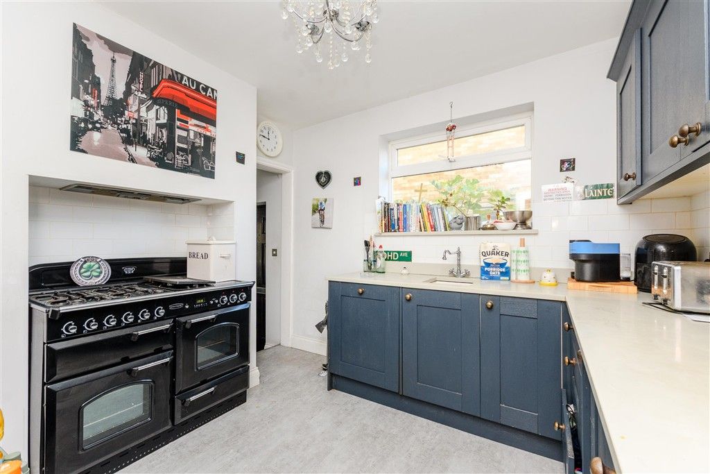 Property photo 2 of 14 Kitchen