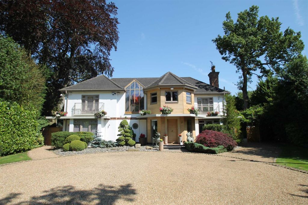 Property photo 1 of 37