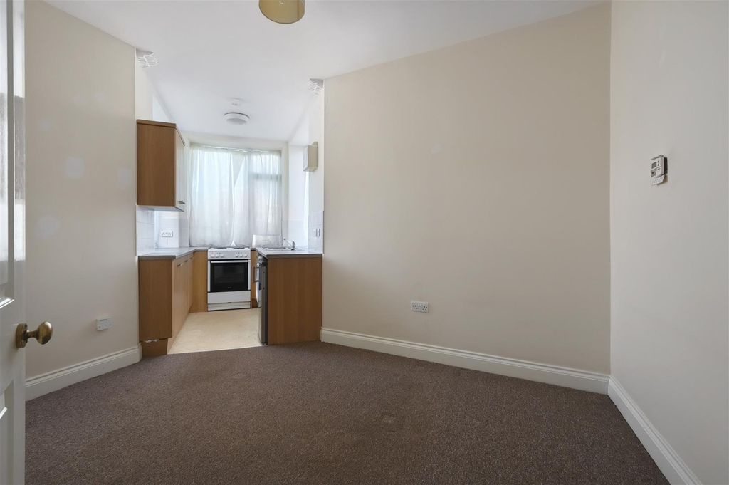 Property photo 1 of 13 Flat 2 Bedford Lodge - Tn401Pr - Photos (1).Jpg