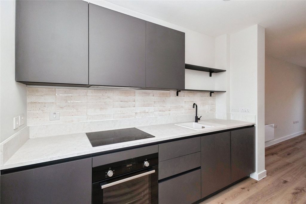 Property photo 3 of 28 Picture No. 18