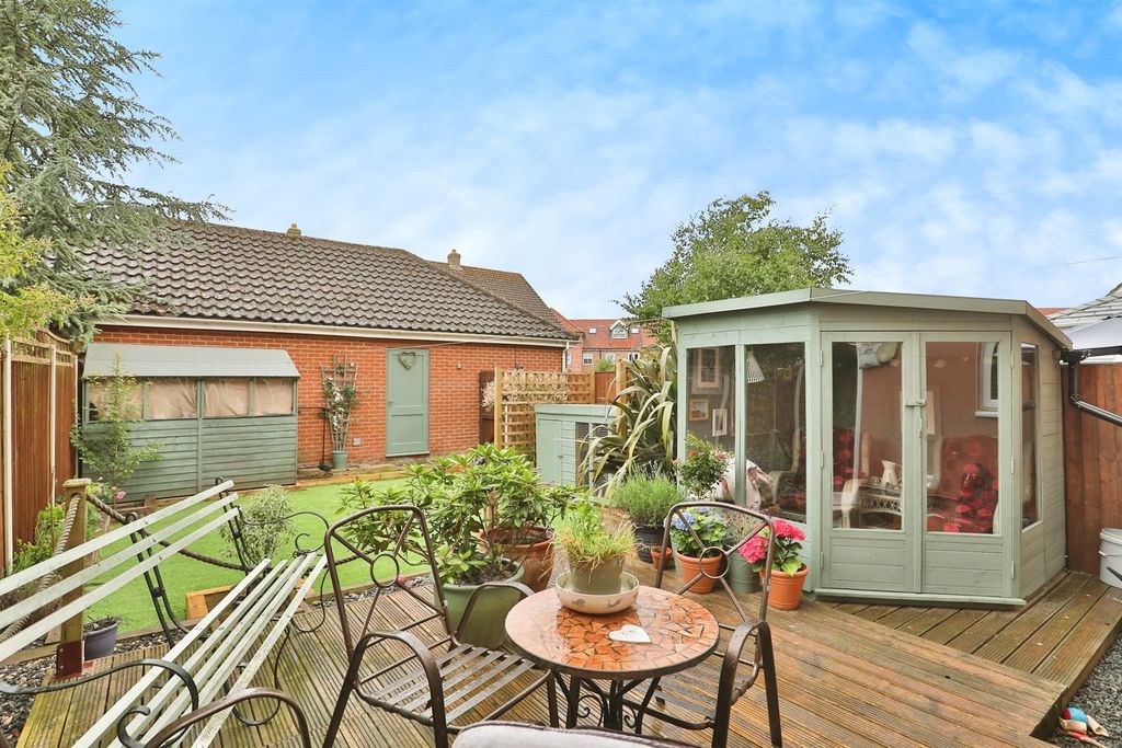 Property photo 2 of 17