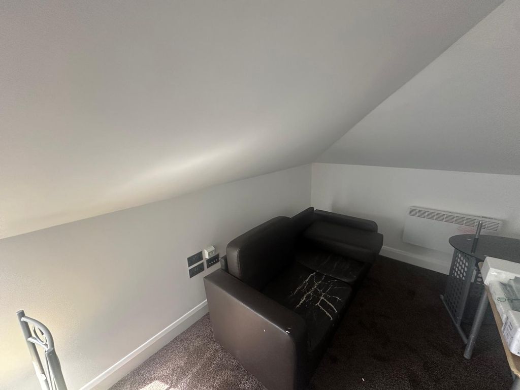 Property photo 1 of 3