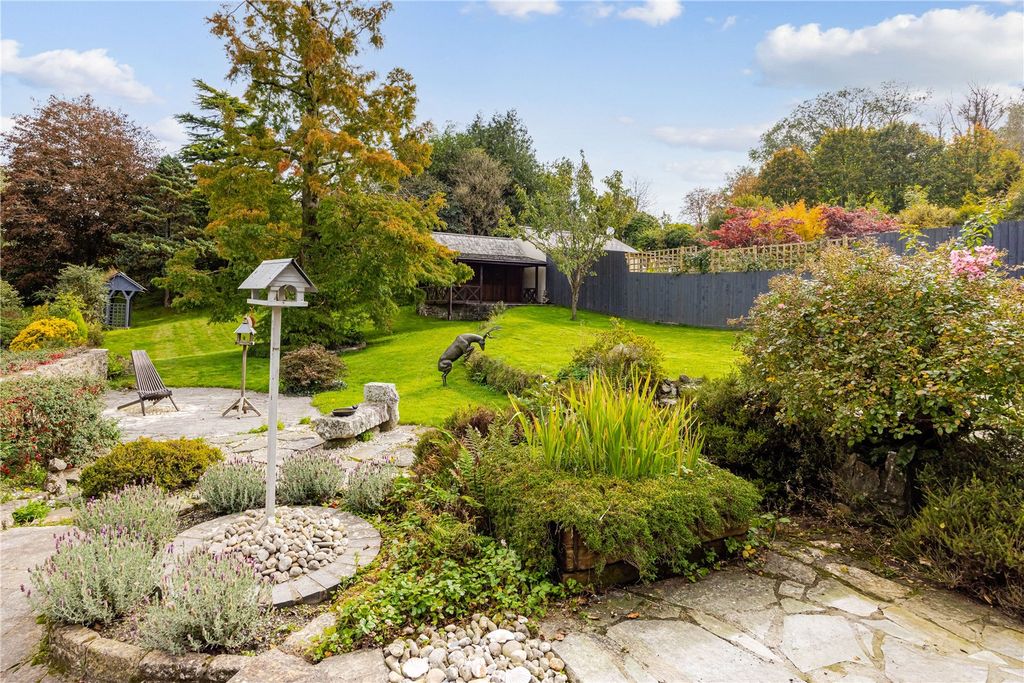 Property photo 3 of 30 Garden