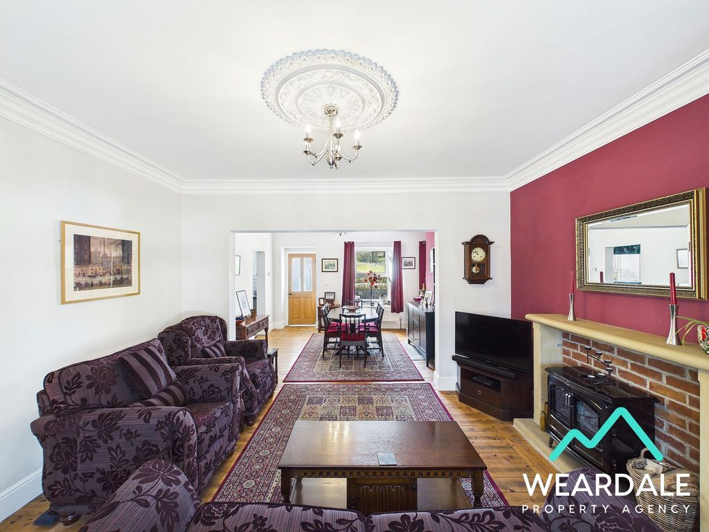 Property photo 2 of 40