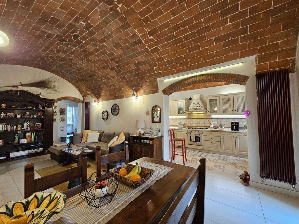 Property photo 1 of 30