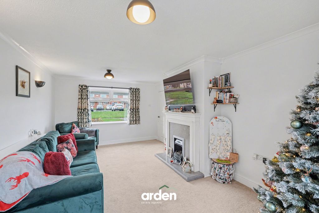 Property photo 3 of 12