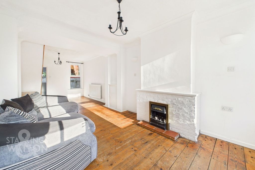 Property photo 2 of 14