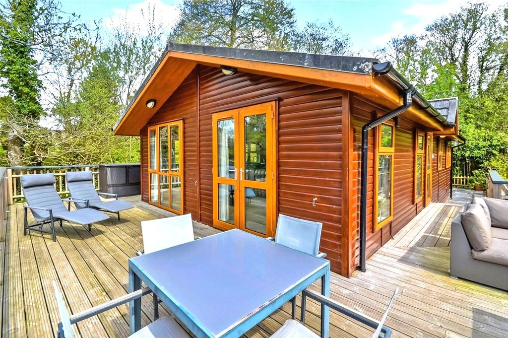 Property photo 2 of 14 Picture No. 21