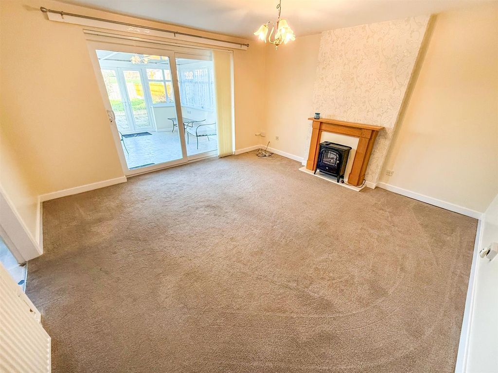 Property photo 2 of 14 Lounge