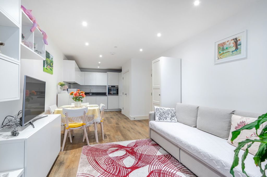 Property photo 1 of 11