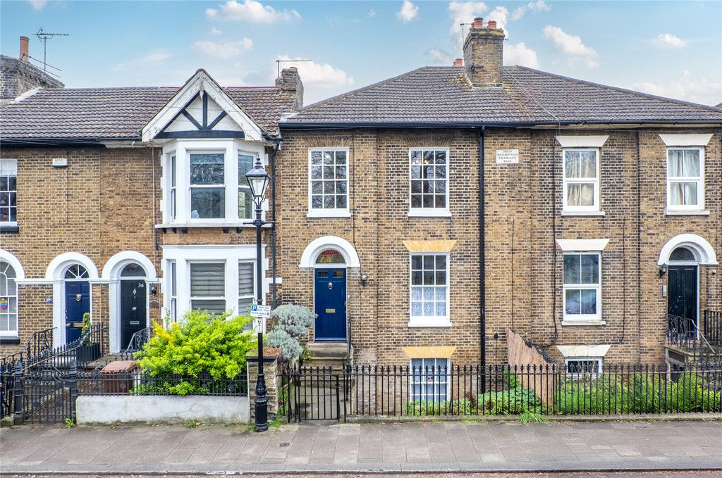 Property photo 1 of 40 Picture No. 04