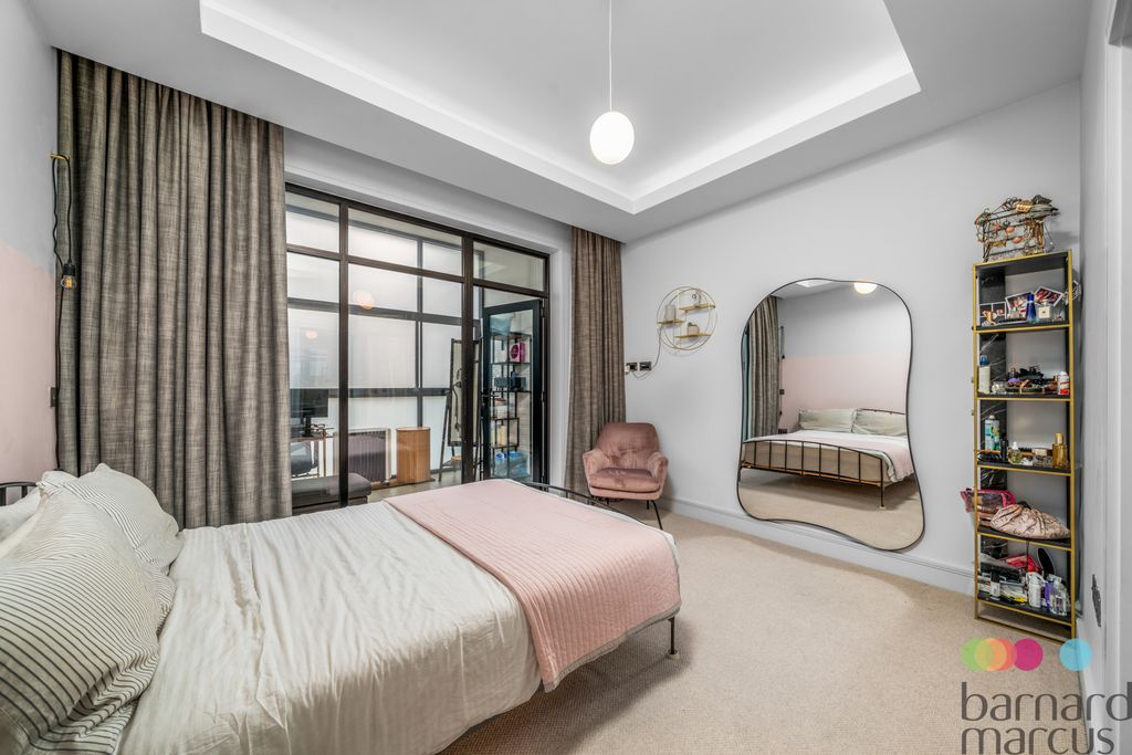 Property photo 2 of 24