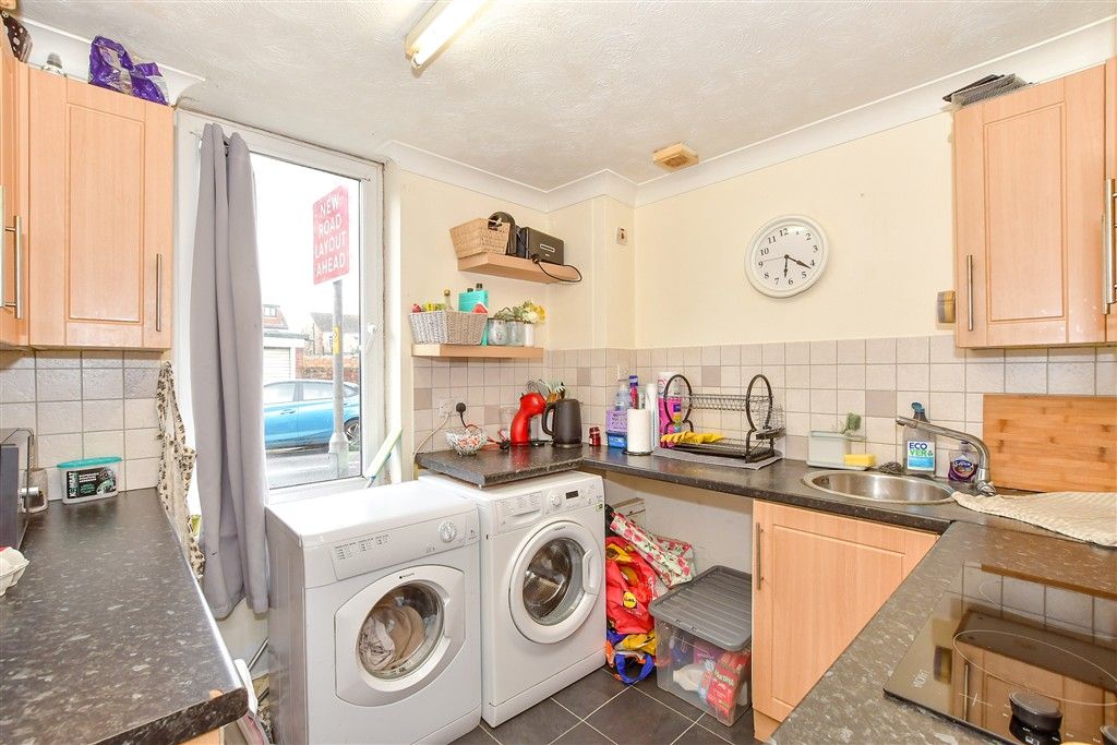 Property photo 3 of 8 Kitchen