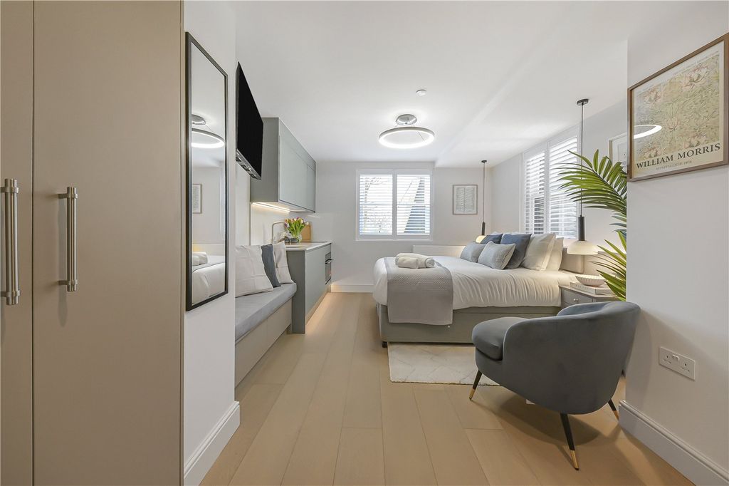 Property photo 1 of 12 Studio