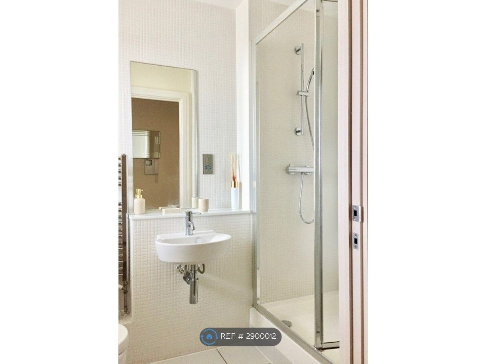 Property photo 3 of 4 Bathroom