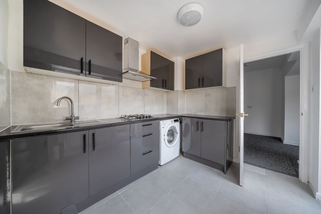 Property photo 2 of 12 15096545