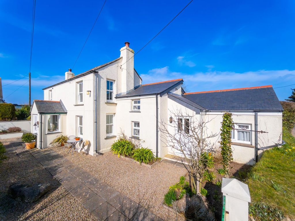 Property photo 1 of 40 Trenance House, Nancegollan, Tr13 0Ar-01.Jpg