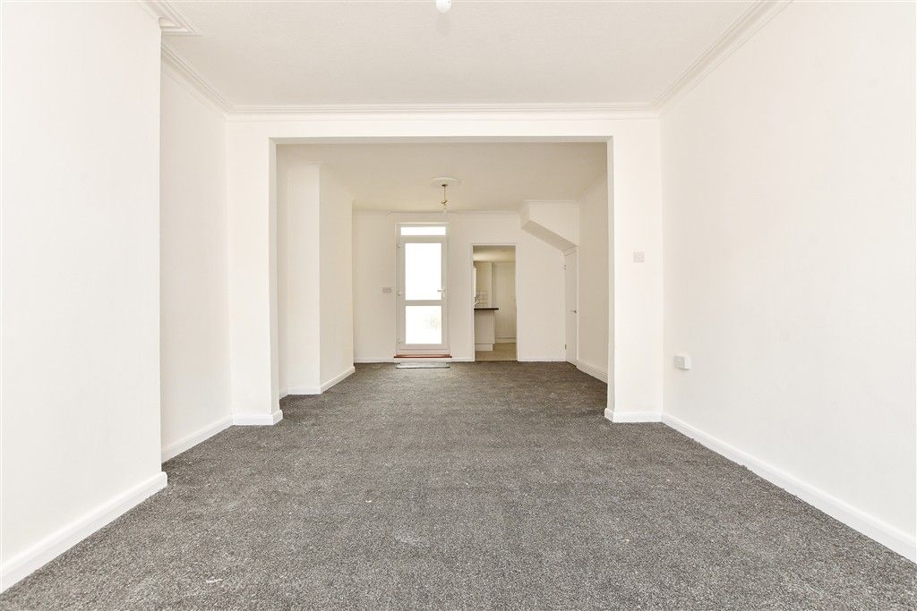 Property photo 1 of 14 Lounge