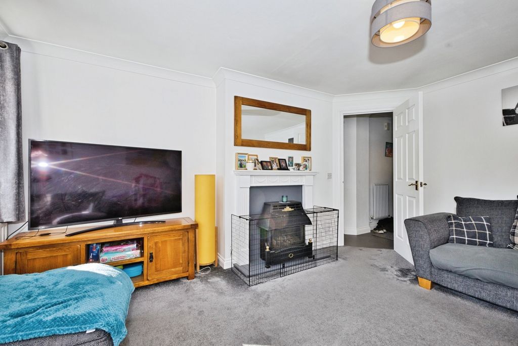 Property photo 3 of 17 Photo